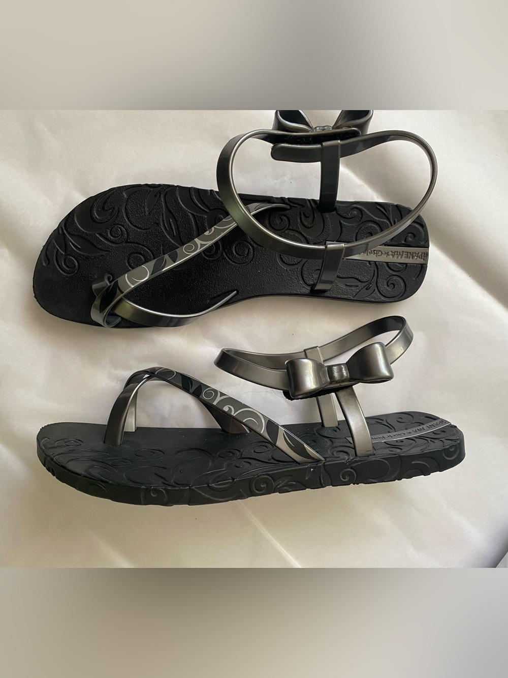 Ipanema Gisele Bündchen Antigua Black Women's Sandal size 6